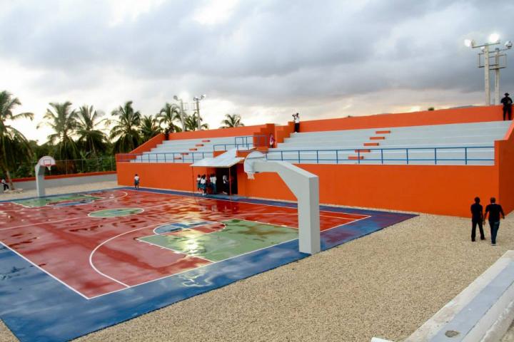 The new Jacmel Sports park. It includes a football field, a multi-sports field for volleyball, tennis and basketball, as well as eight well-equipped lockers.